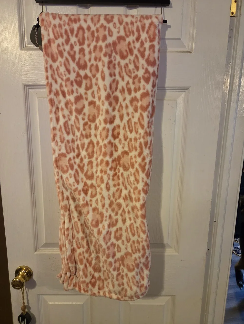 Betsey Johnson NWT Leopard Plush Throw ONLY ONE